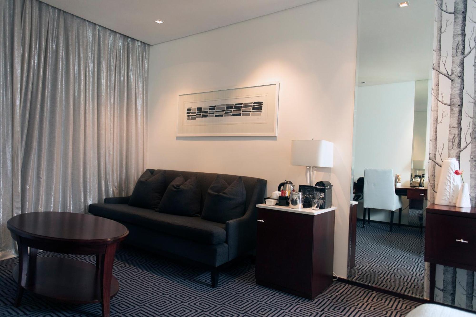 Davinci Hotel On Nelson Mandela Square Йоханесбург Екстериор снимка