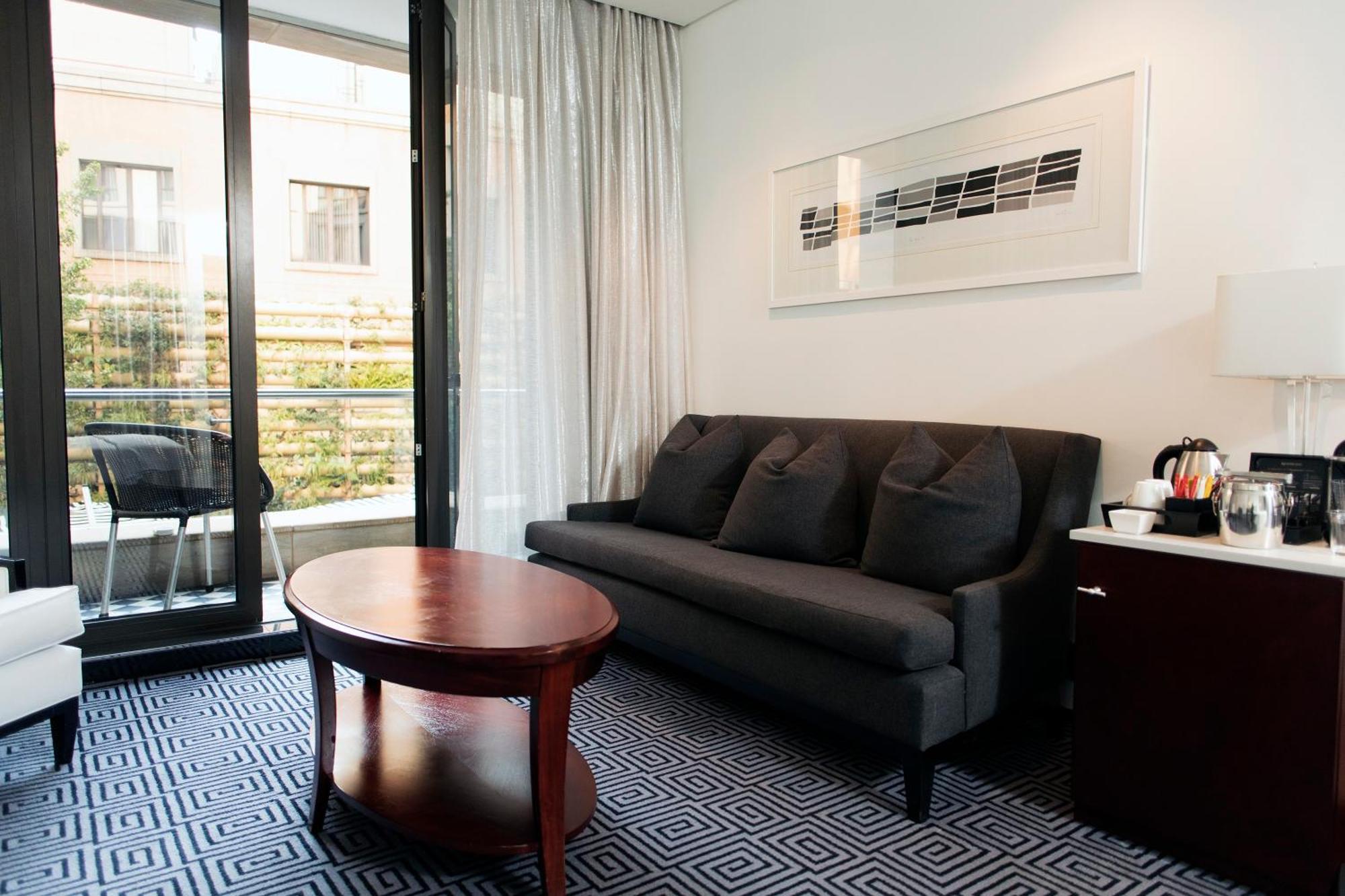 Davinci Hotel On Nelson Mandela Square Йоханесбург Екстериор снимка