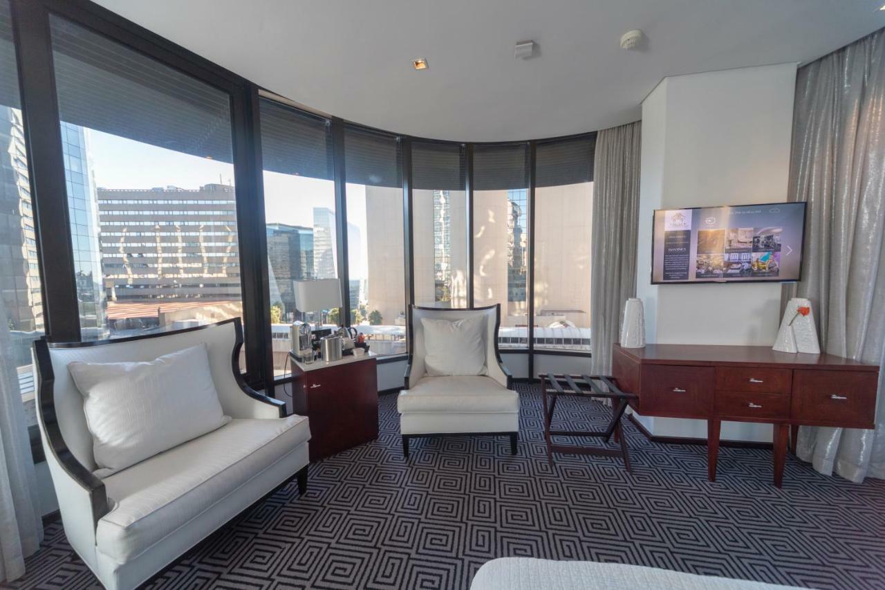 Davinci Hotel On Nelson Mandela Square Йоханесбург Екстериор снимка